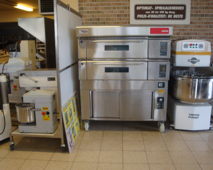 SALVA MODULAR patisserie oven 2x2 pl 40/60 op rijskast - vorig model